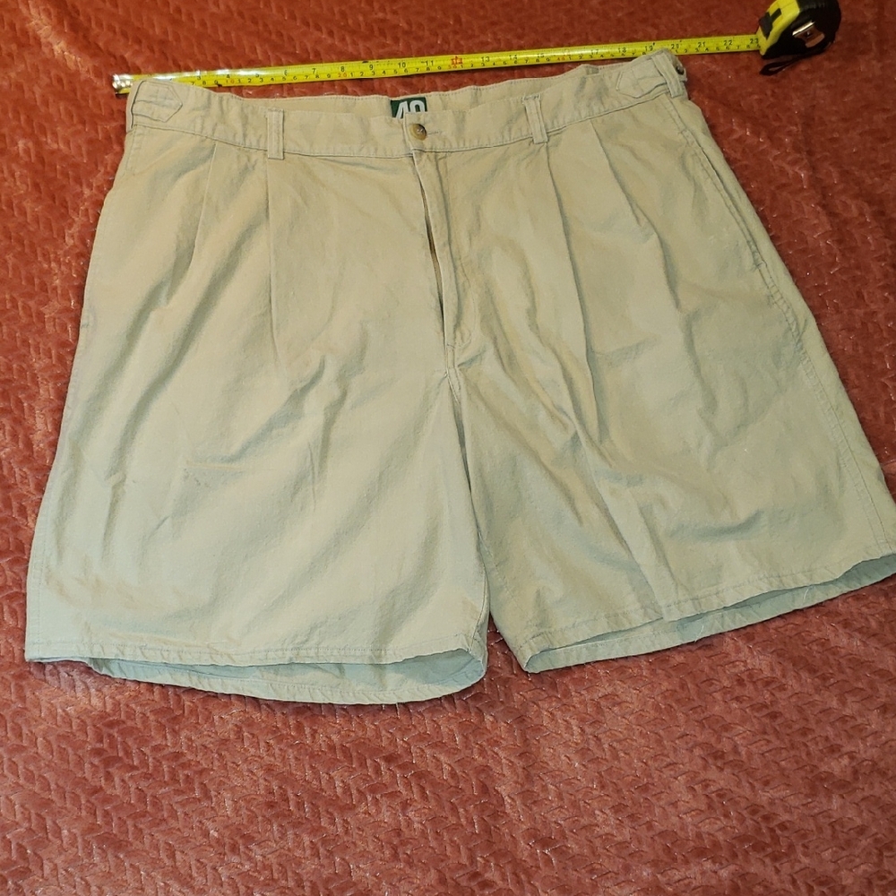 Men's Tan Shorts IZOD shorts Tan Color Size 40 Waist